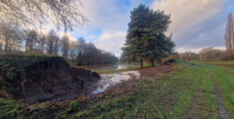 Aerial photo of embankment breach - supporting image