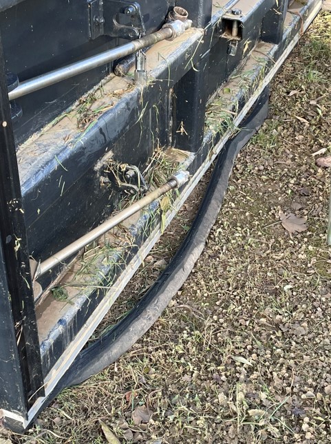Photo of seal coming away from flood gate - supporting image